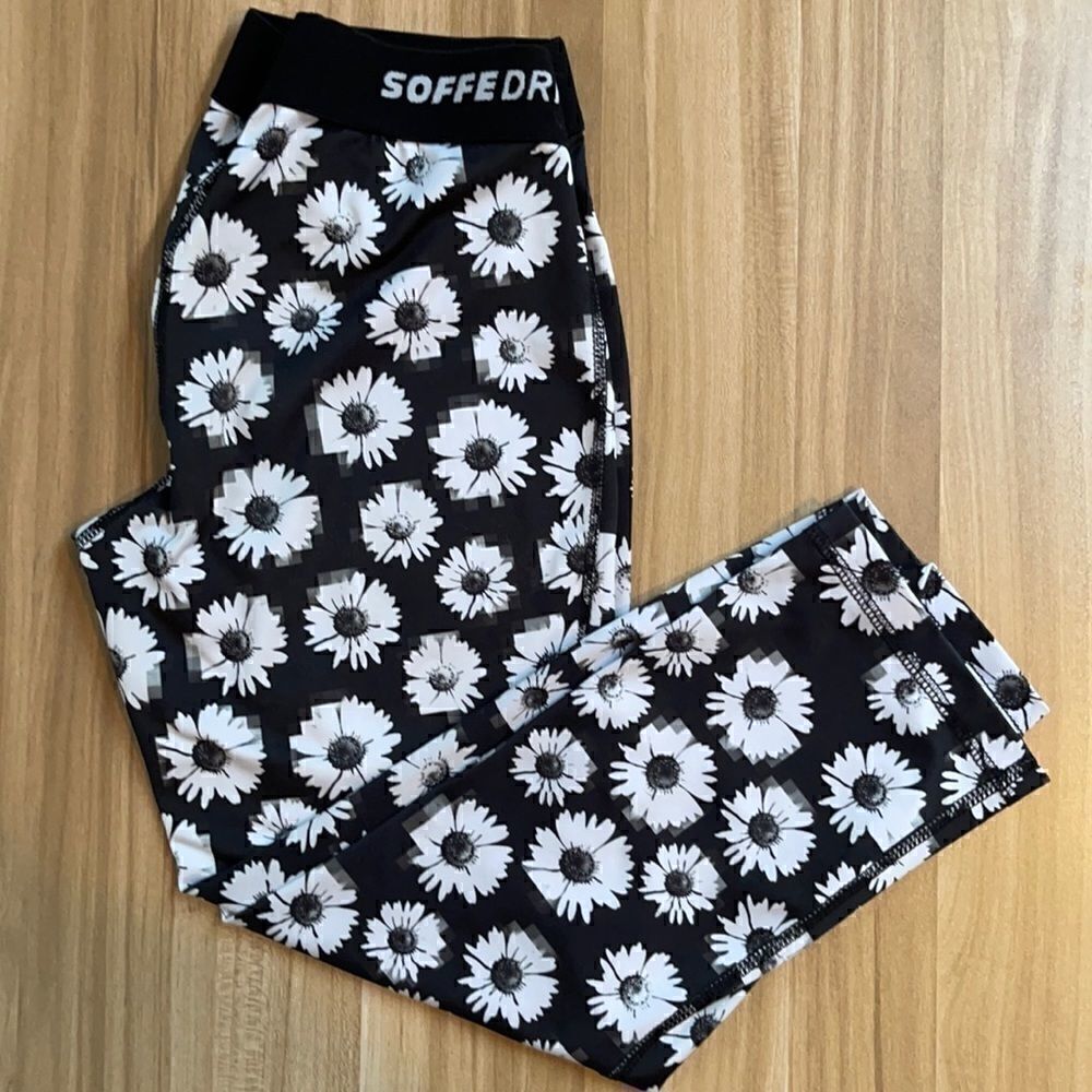 Soffe Dri athletic Capri pants. Size XS.